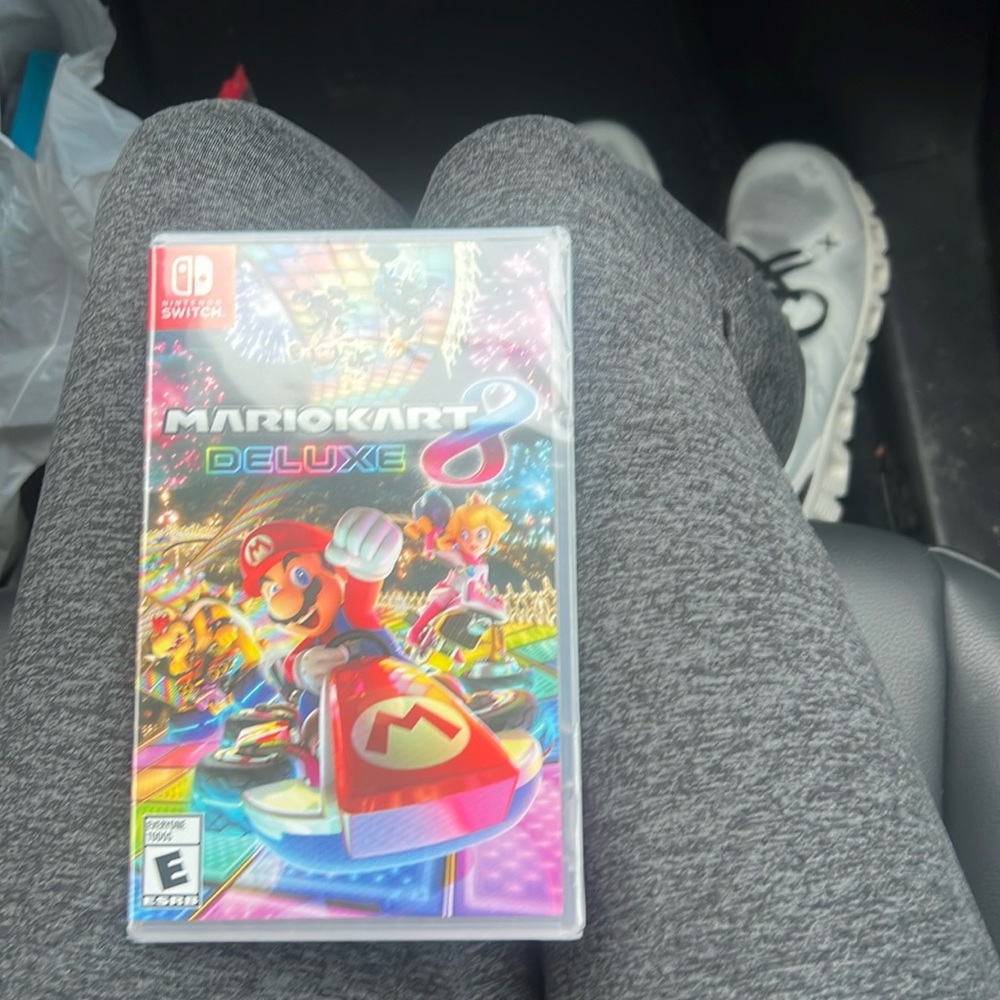 Nintendo switch Mario kart 8 brand new